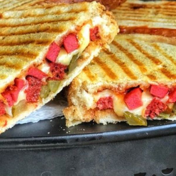 Ayvalık Tostu › Yerel Lezzetler | Ayvalık | Balıkesir